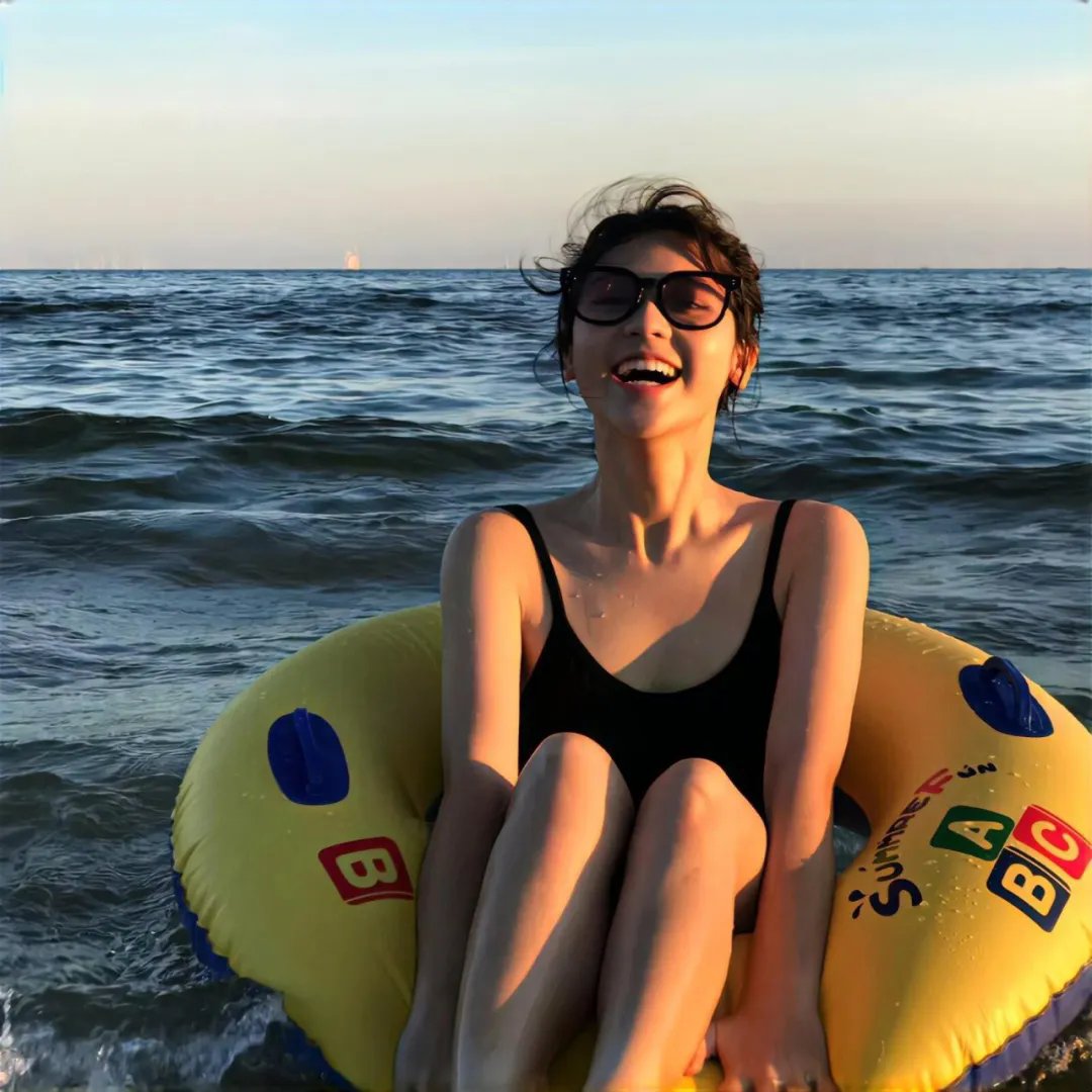 操场胶片海报